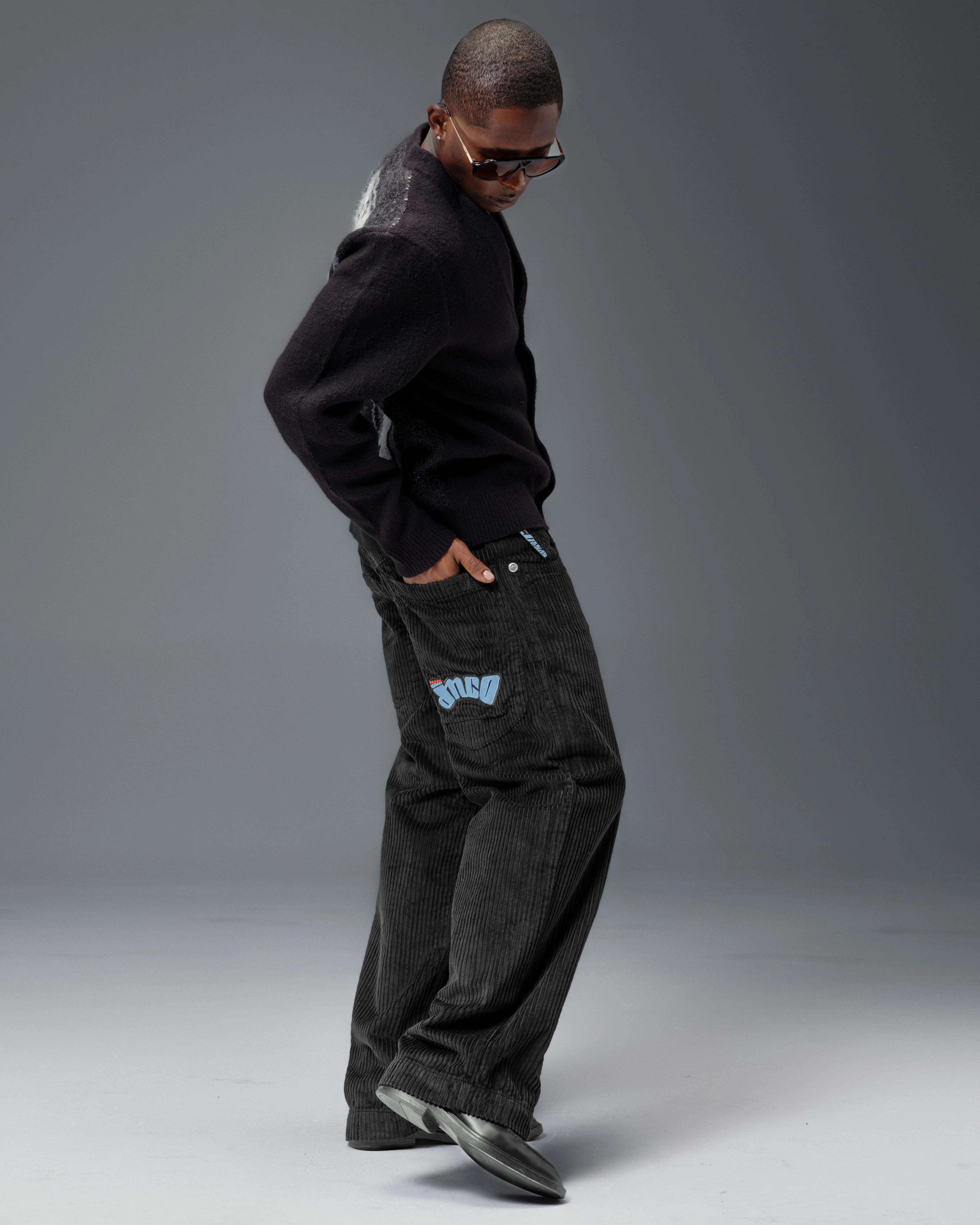 169 Low Down. 20". 4 Wale Corduroy. Black. - Image 7