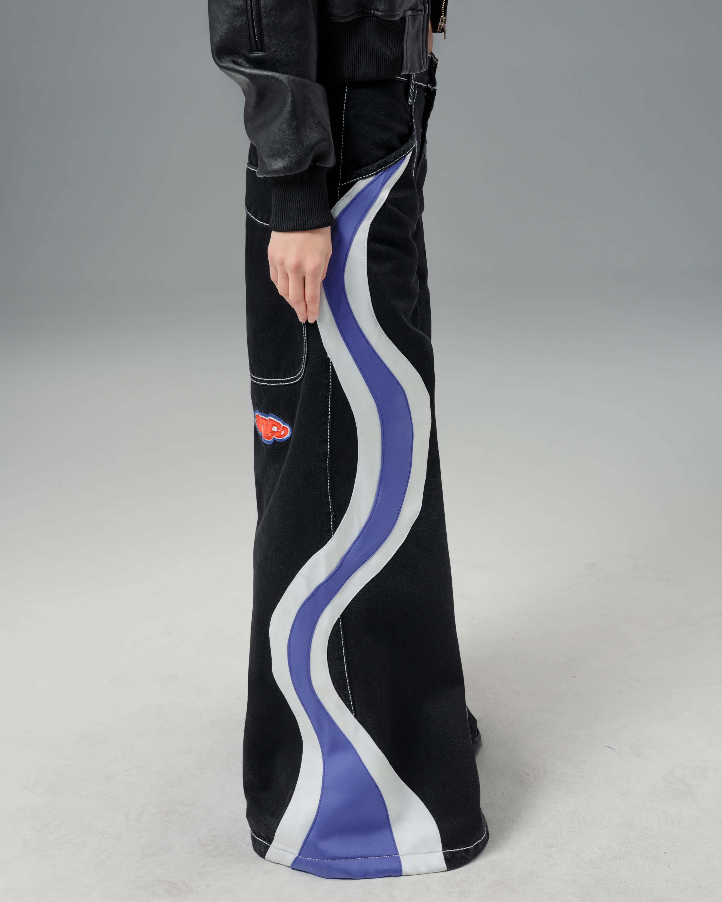 Hypnotix. 32". Jet Black. - Image 10