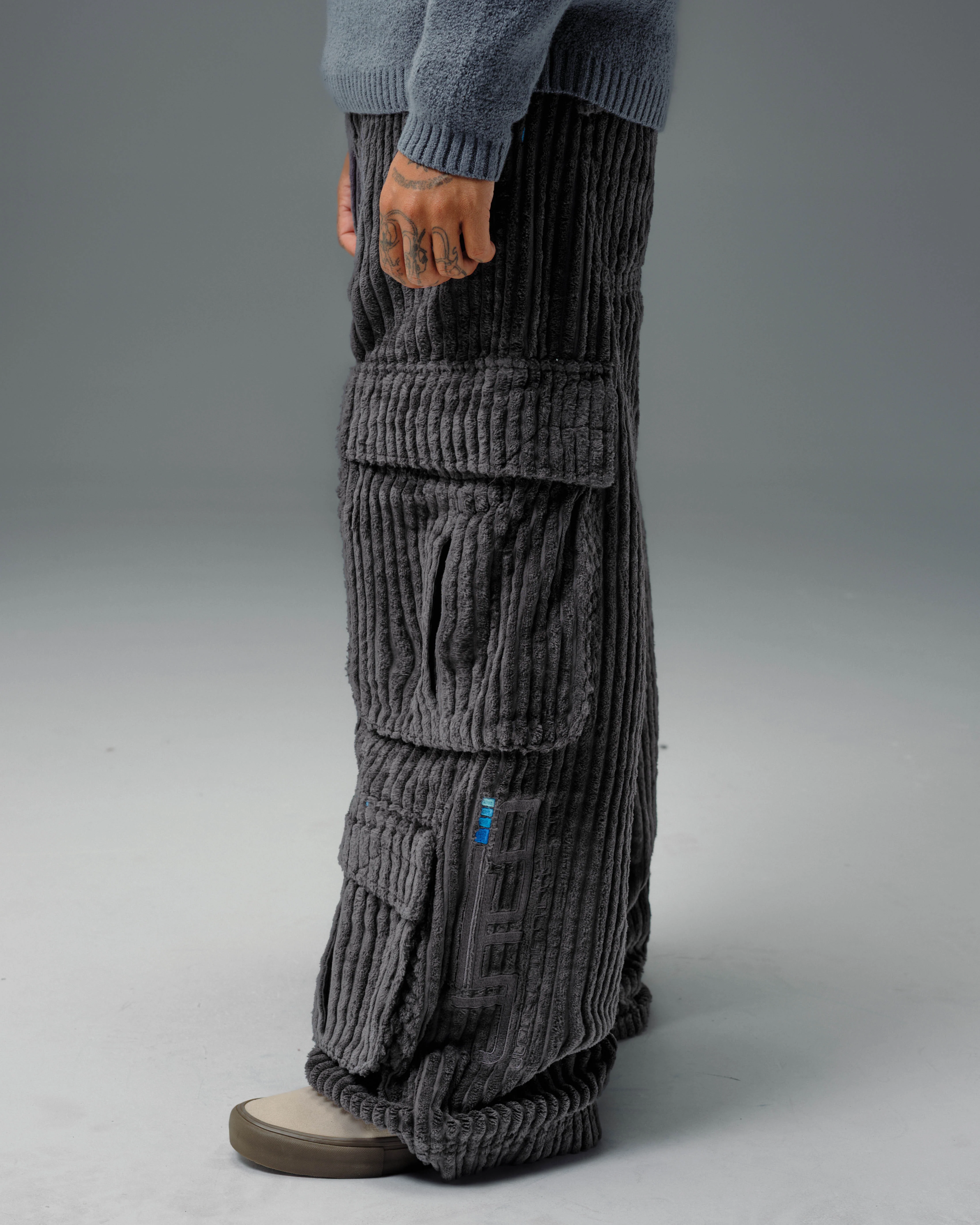 Legacy. 24". 2 Wale Corduroy. Magnet. - Image 9