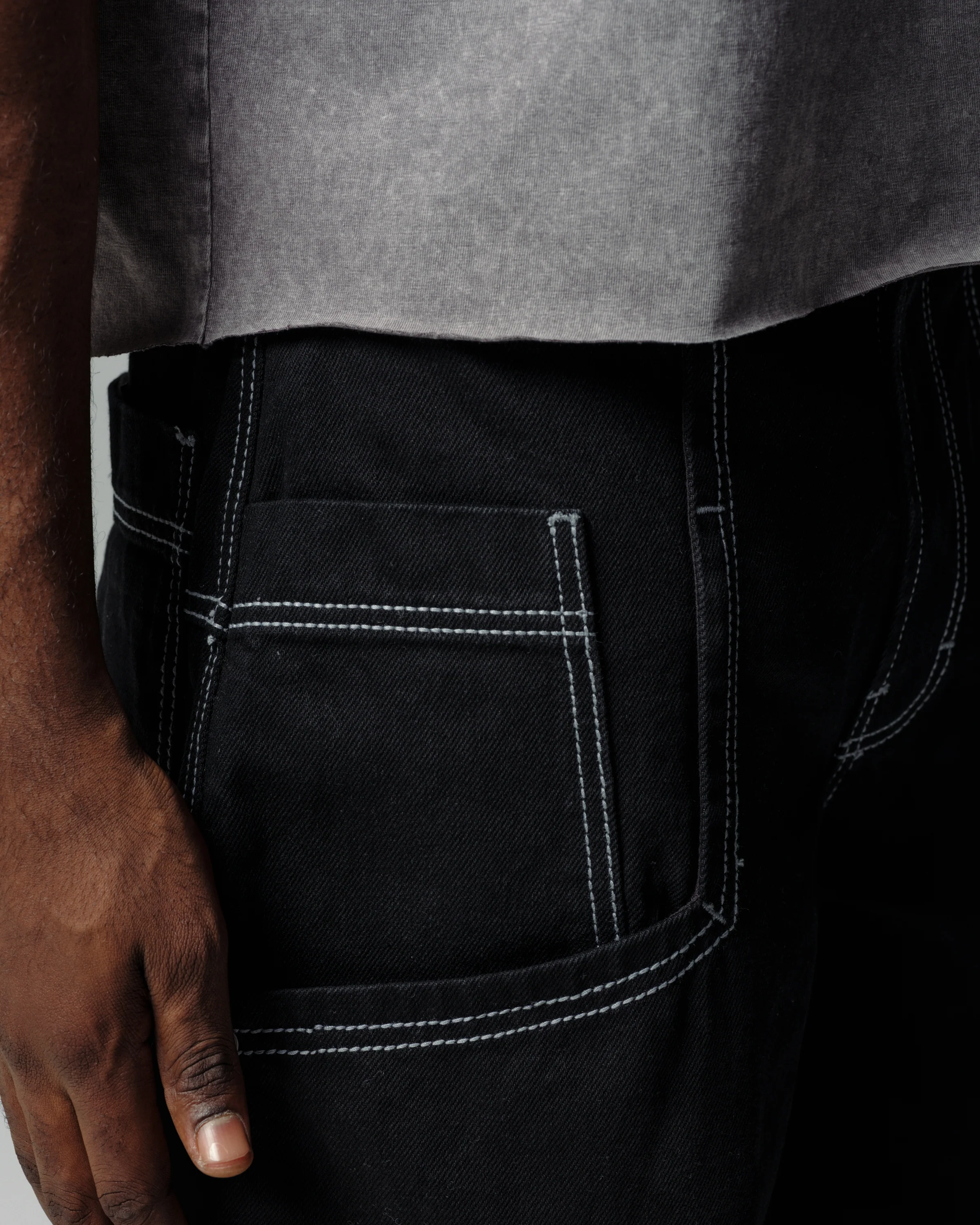 Silverback. 32". Jet Black. - Image 10