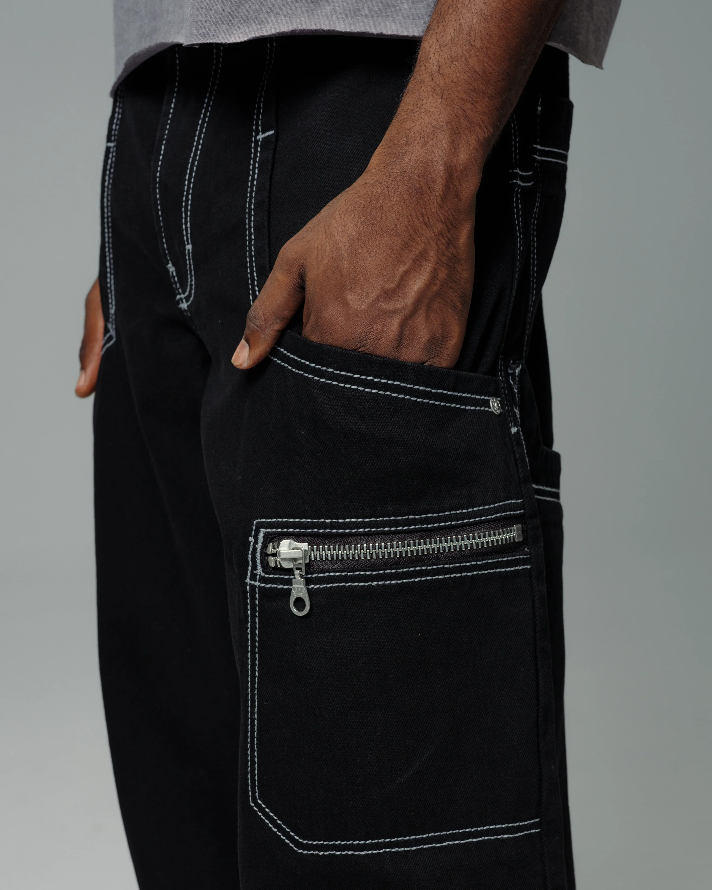 Silverback. 32". Jet Black. - Image 14