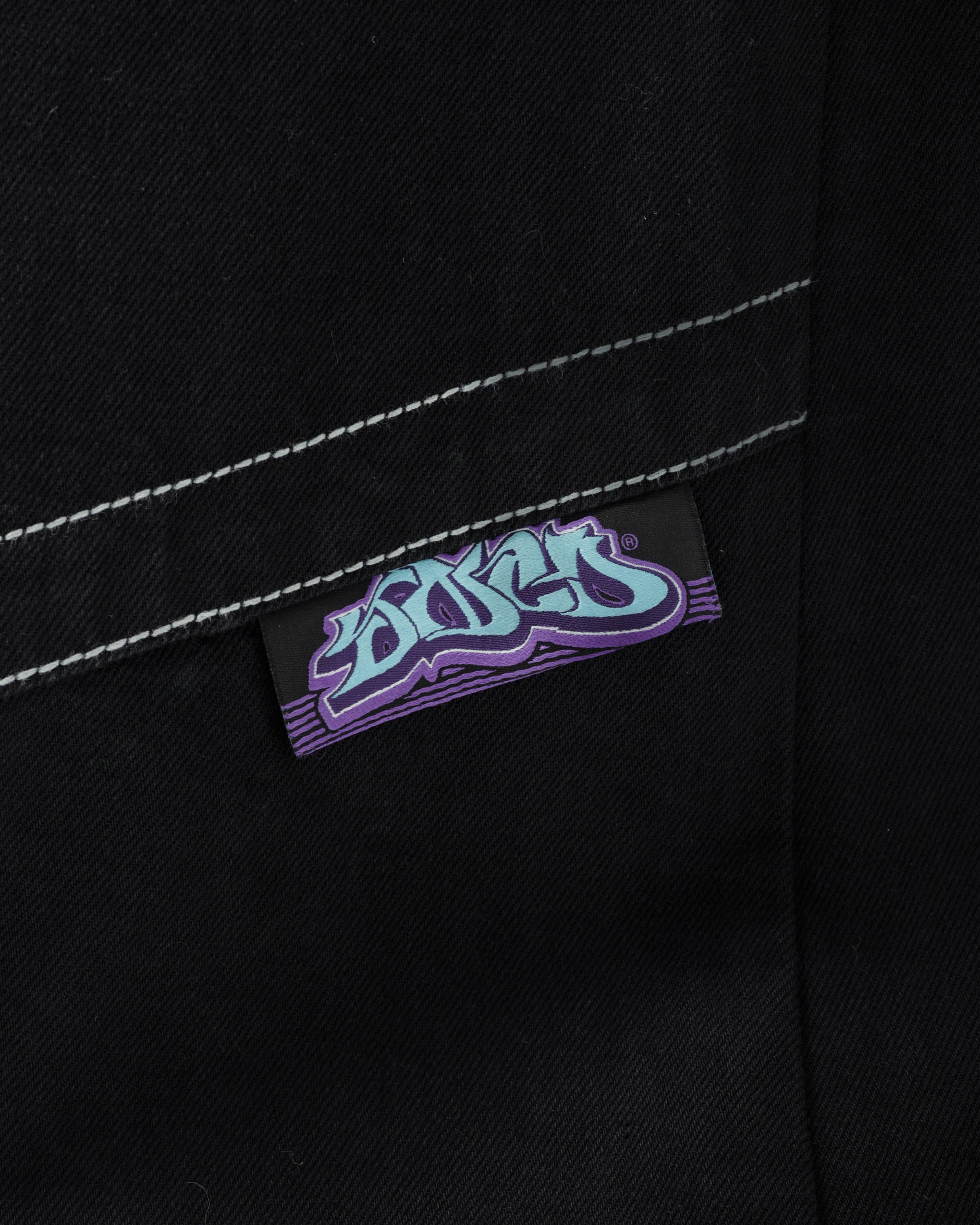 W Hangin'. 34". Jet Black. - Image 11