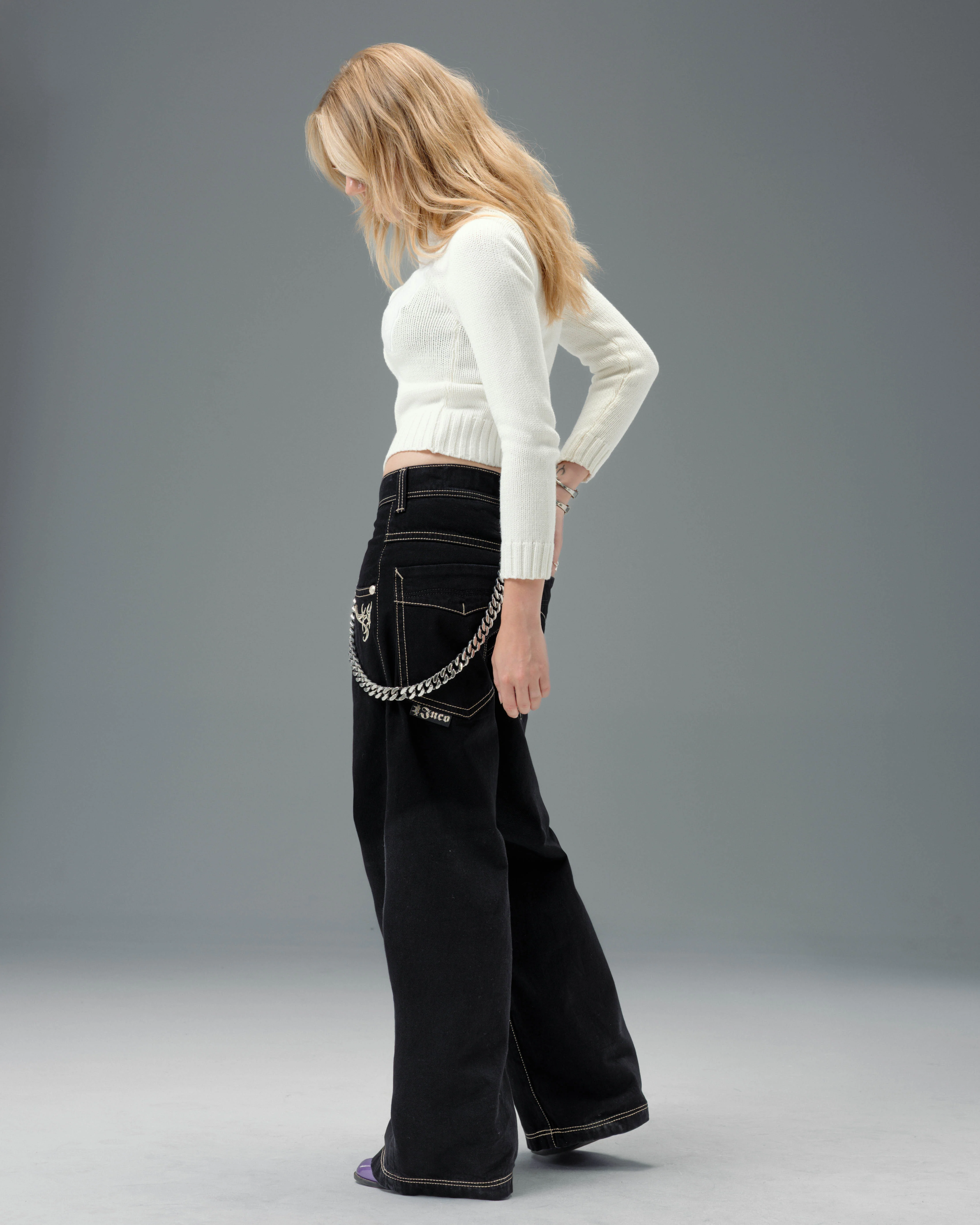 W Karatz. 23". Jet Black. - Image 5