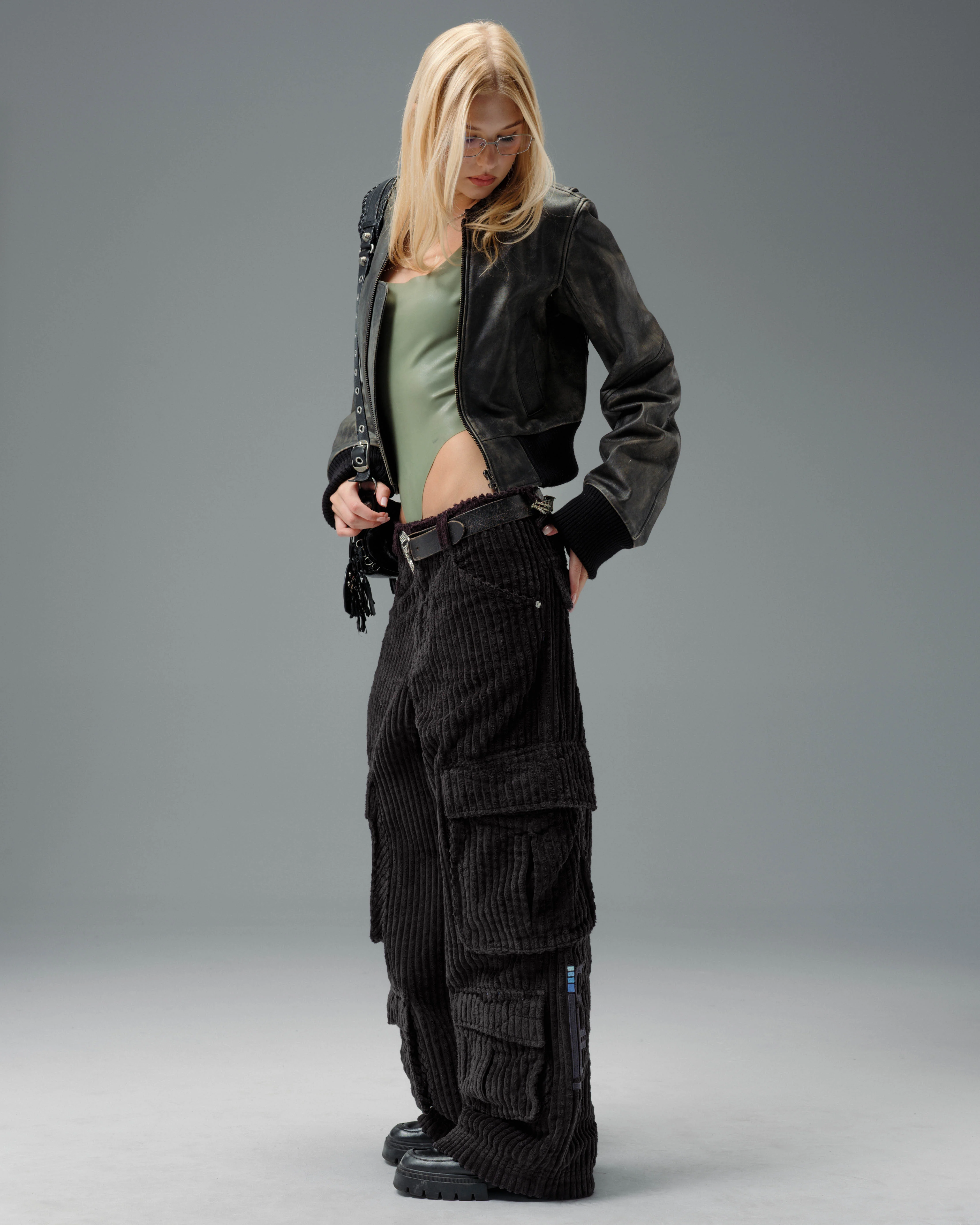 W Legacy. 24". 2 Wale Corduroy. Black. - Image 6