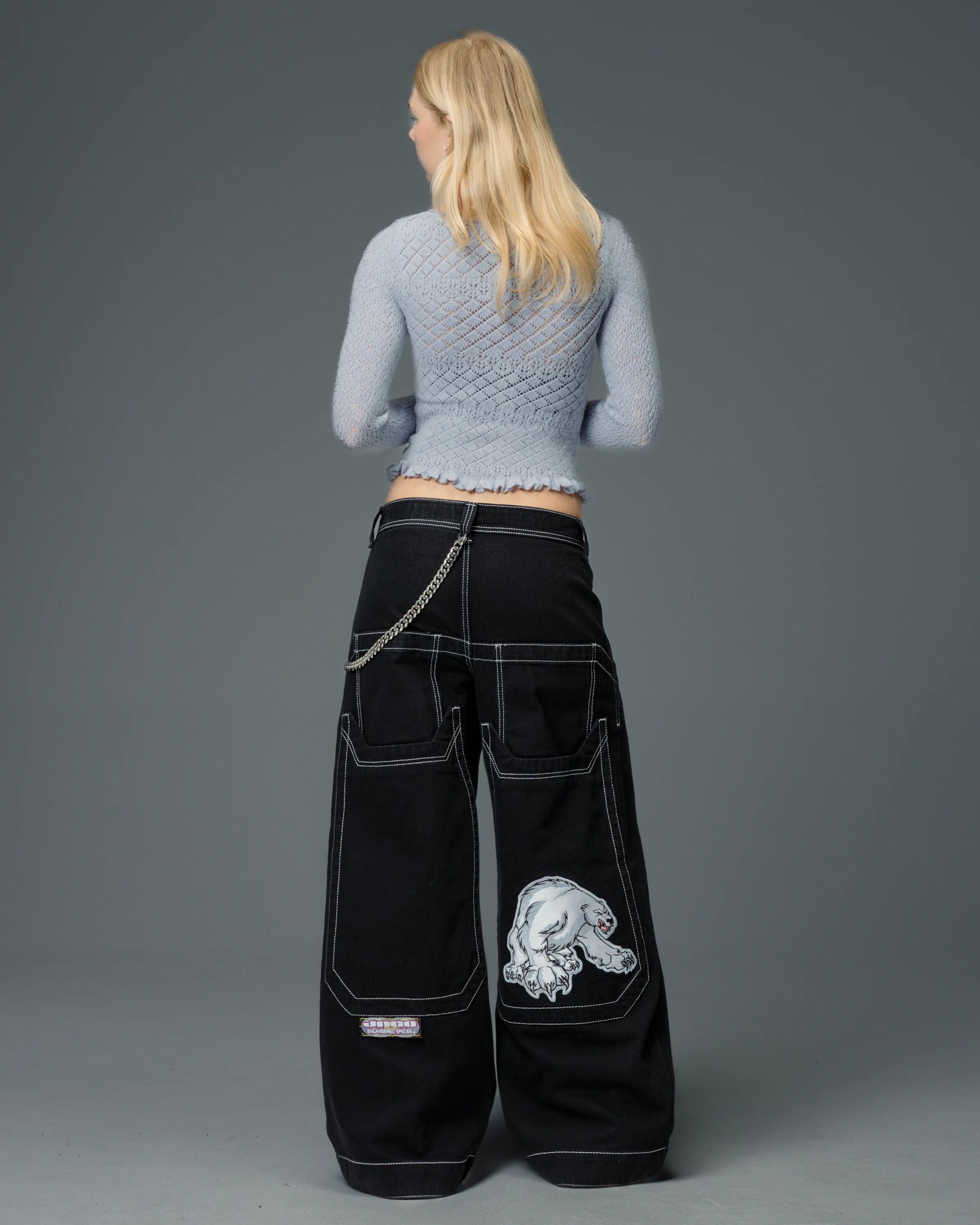 W Polar Bear. 28". Jet Black.