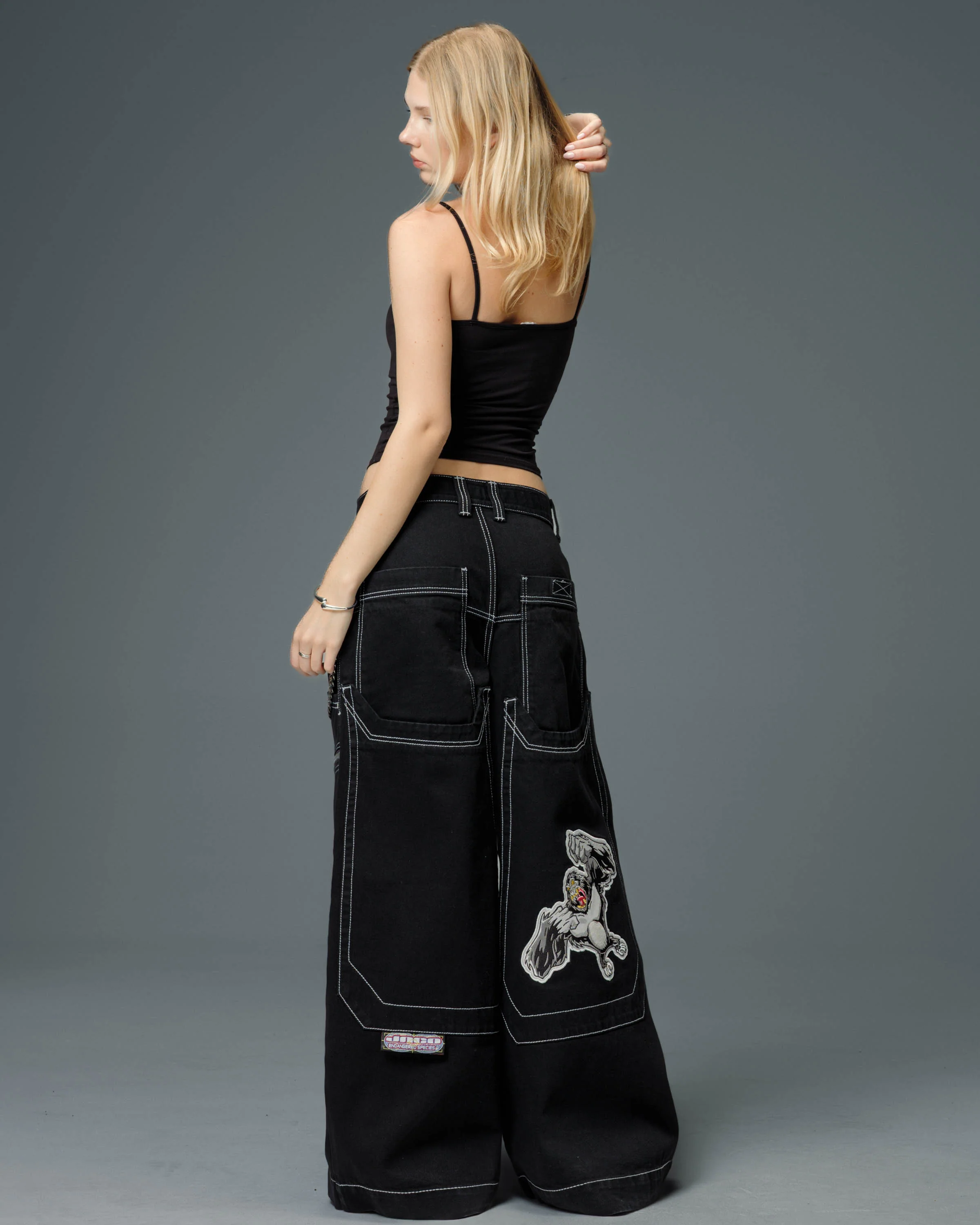 W Silverback. 32". Jet Black. - Image 6