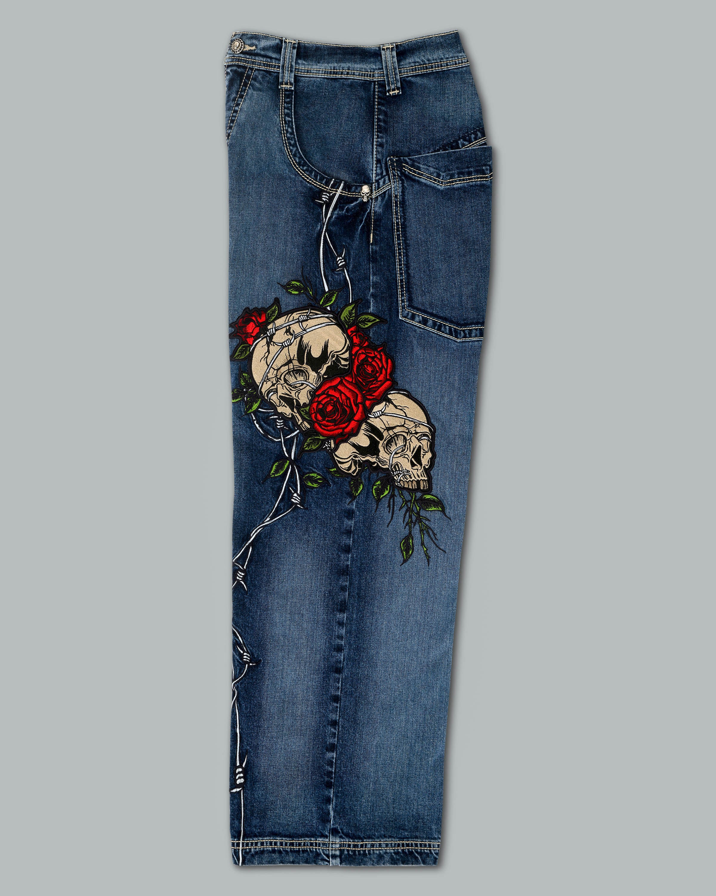 W Skull & Roses. 24". Hand-Sand Dark Stone. - Image 13