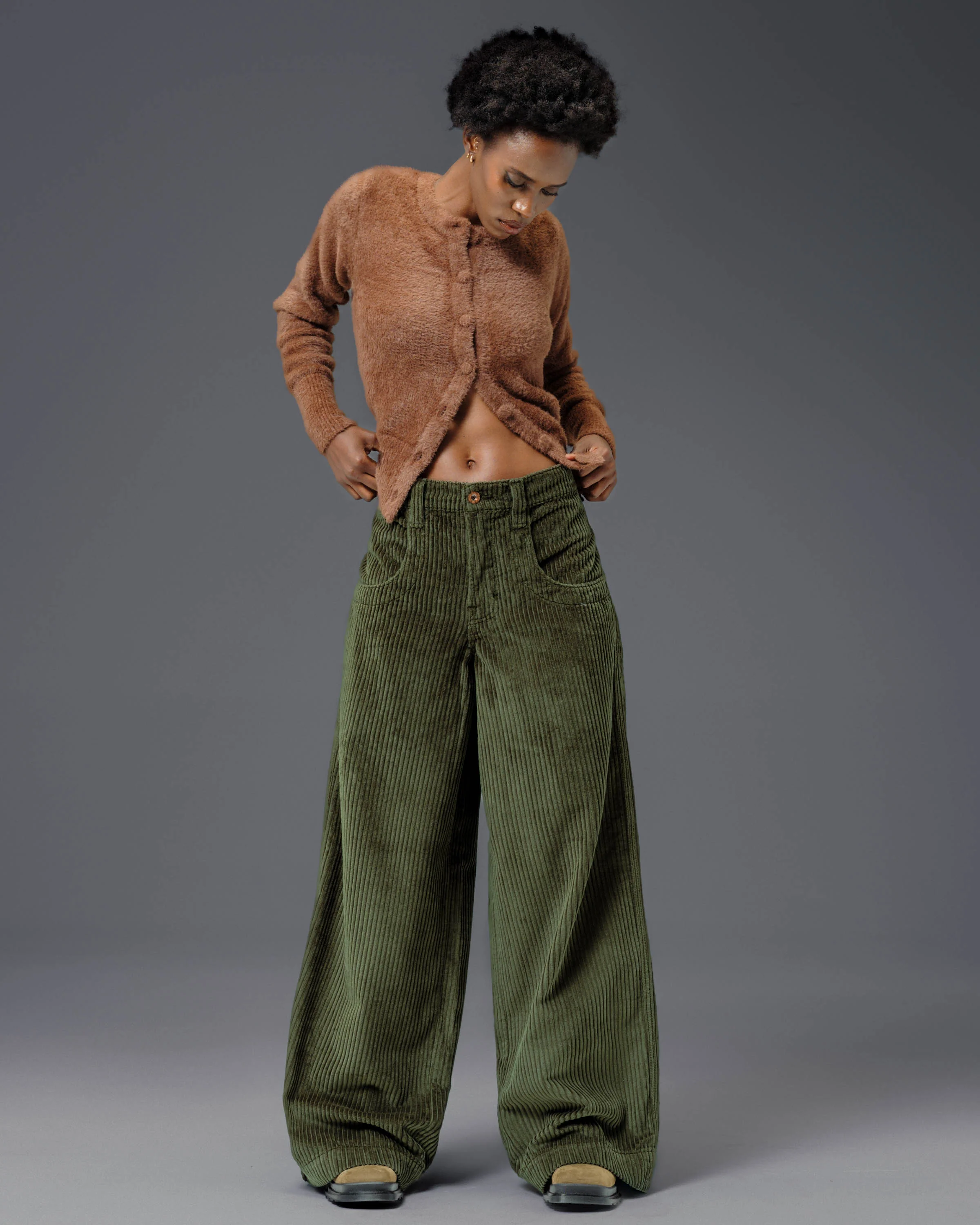 W101 Twin Cannon. 26". 4 Wale Corduroy. Moss. - Image 3
