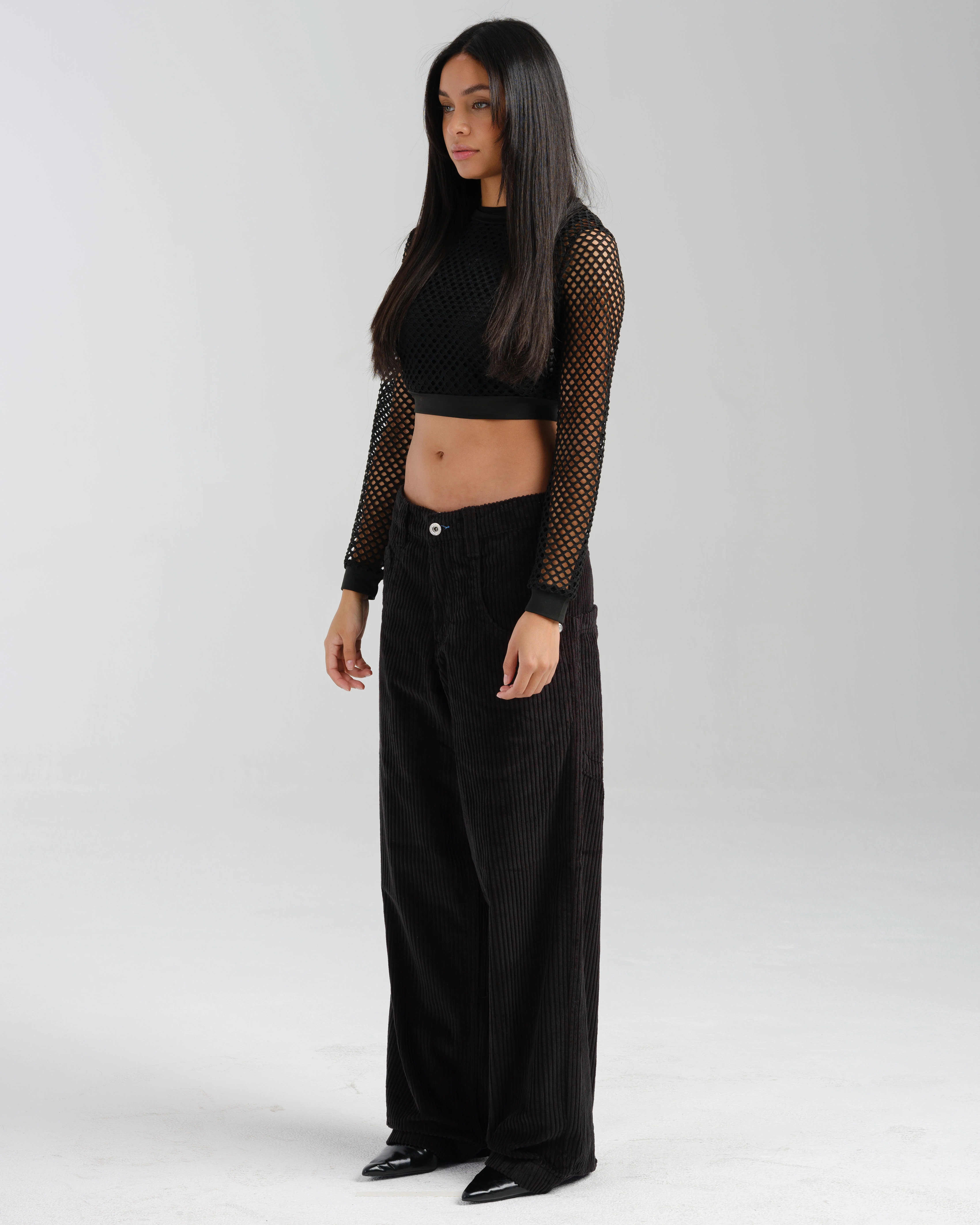 W169 Low Down. 20". 4 Wale Corduroy. Black. - Image 3